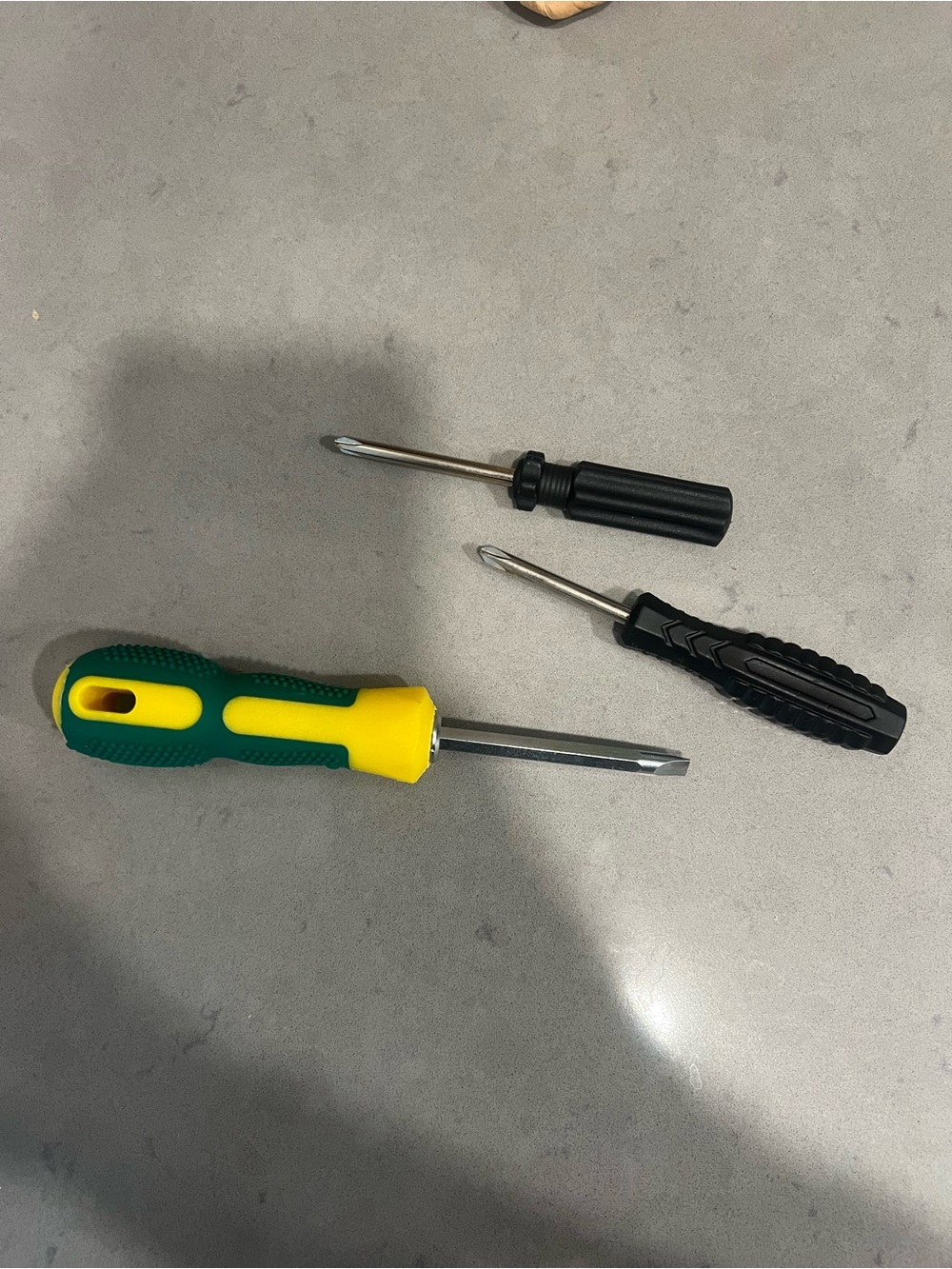 Set of 3 Screwdrivers - Yellow/Green & Black Handles